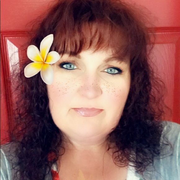 Meet your Posher, Michelle - Picture 1 of 1